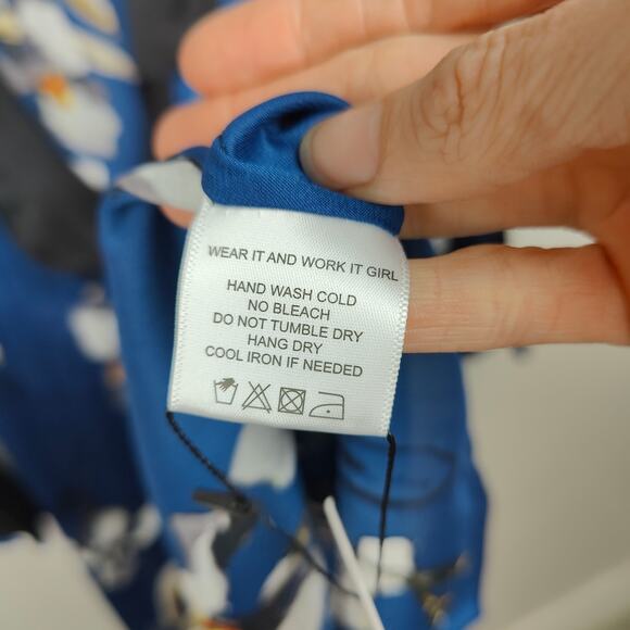 Rat and Boa Silk Blend Wrap Dress Womens Medium Blue White Floral Satin Glam NWT - Picture 9 of 10